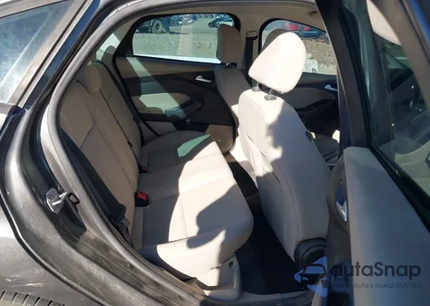 2015 Ford Focus Se z USA, uszkodzony, nr VIN 1FADP3F22FL281481